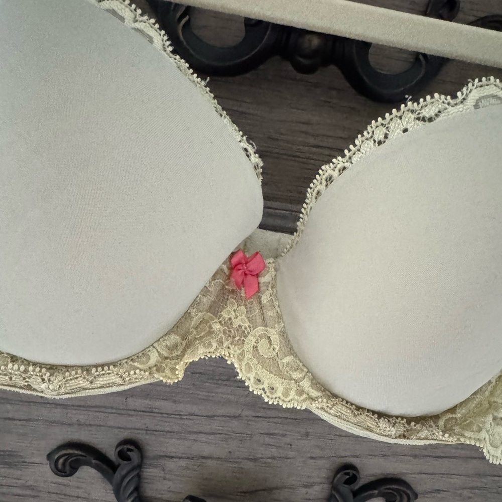 Victoria's Secret Dream Angels Demi Bra Yellow Lined Classic Coverage La… - Picture 3 of 7